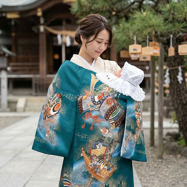 お宮参り産着／テールグリーンに兜と松の祝い着／男児（ポリエステル）