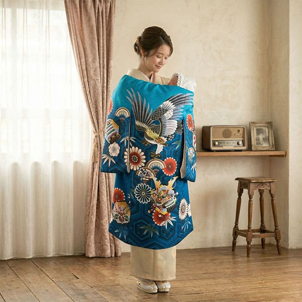 お宮参り産着／薄藍色に鷹と兜の祝い着／男児（ポリエステル）