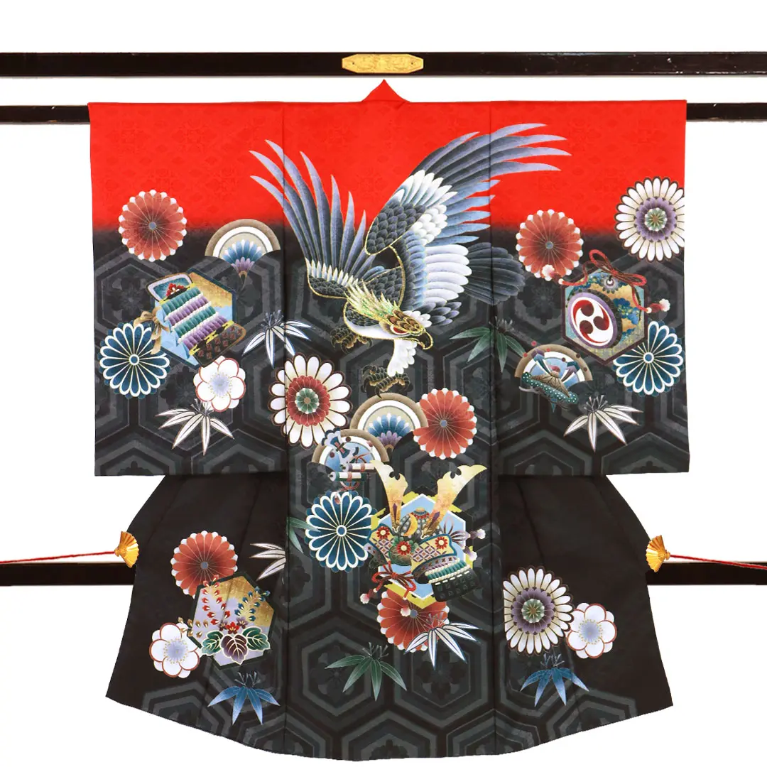 紅緋色に鷹と兜の祝い着（産着）／男児（ポリエステル）／正面