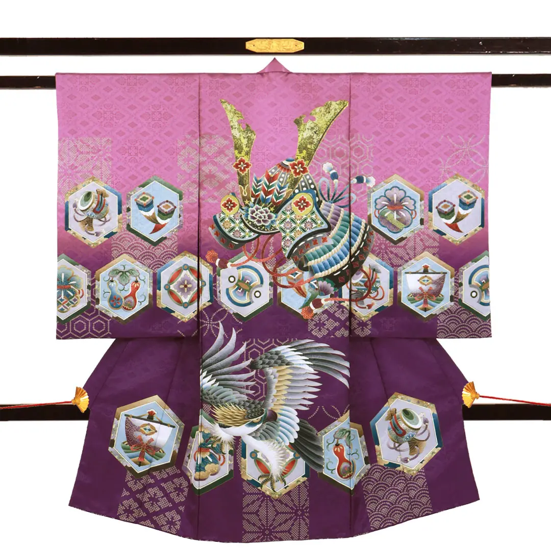 お宮参り産着／紫地に兜と鷹の祝い着／男児（ポリエステル）／正面
