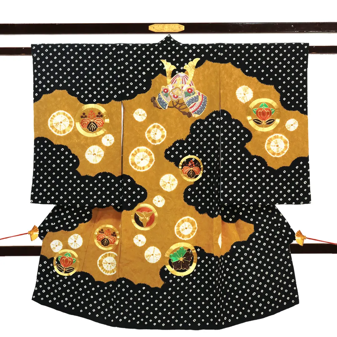 アンティーク　クリーム色鹿の子絞り　刺繍入り着物 未使用 総絞り 訪問着 京鹿の子絞り 花柄 正絹 黒 白 赤 青 黄