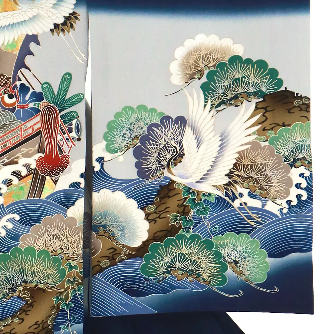 お宮参り産着／紺地に宝船と鶴、松の祝い着／男児／右袖詳細