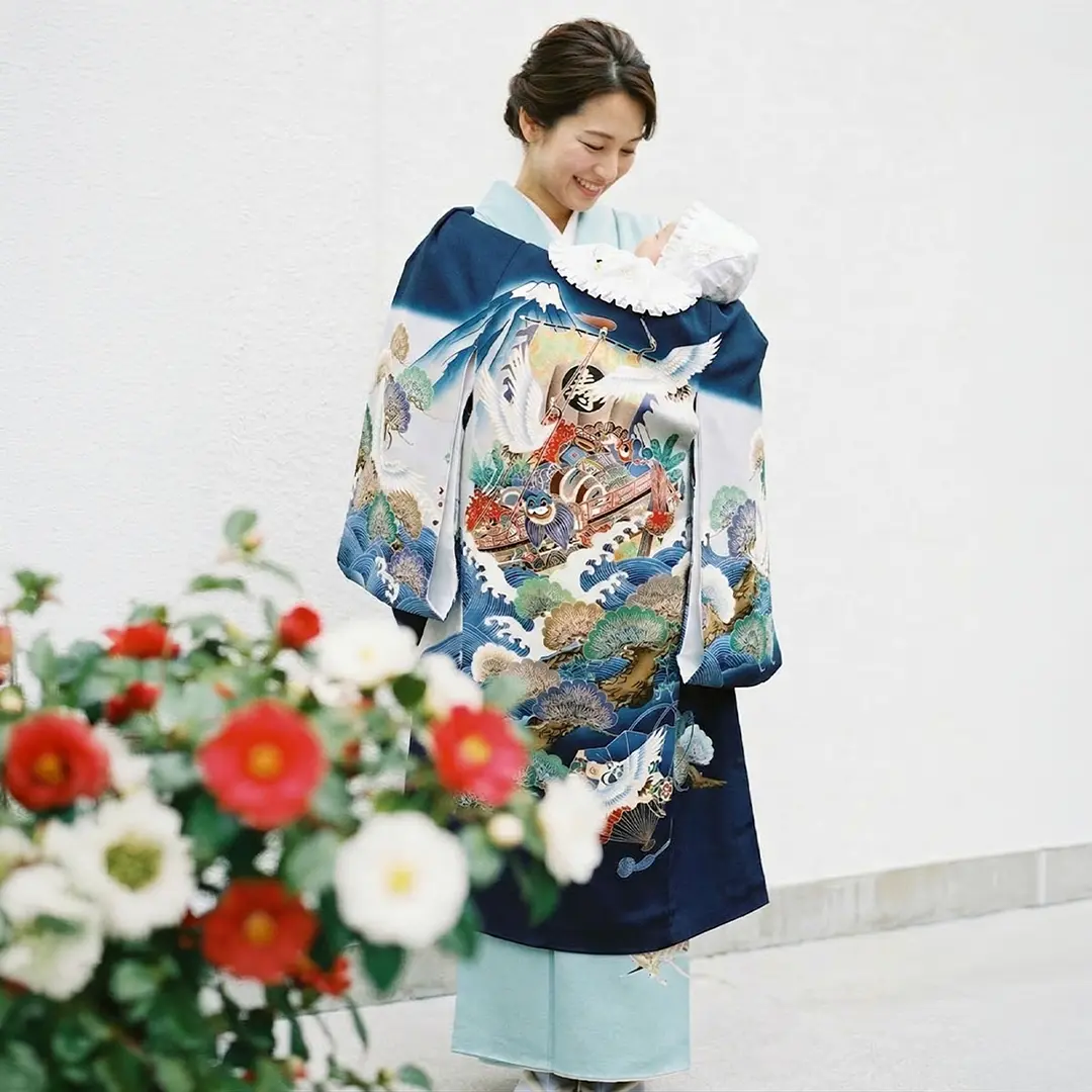 お宮参り産着／紺地に宝船と鶴、松の祝い着／男児／着用イメージ