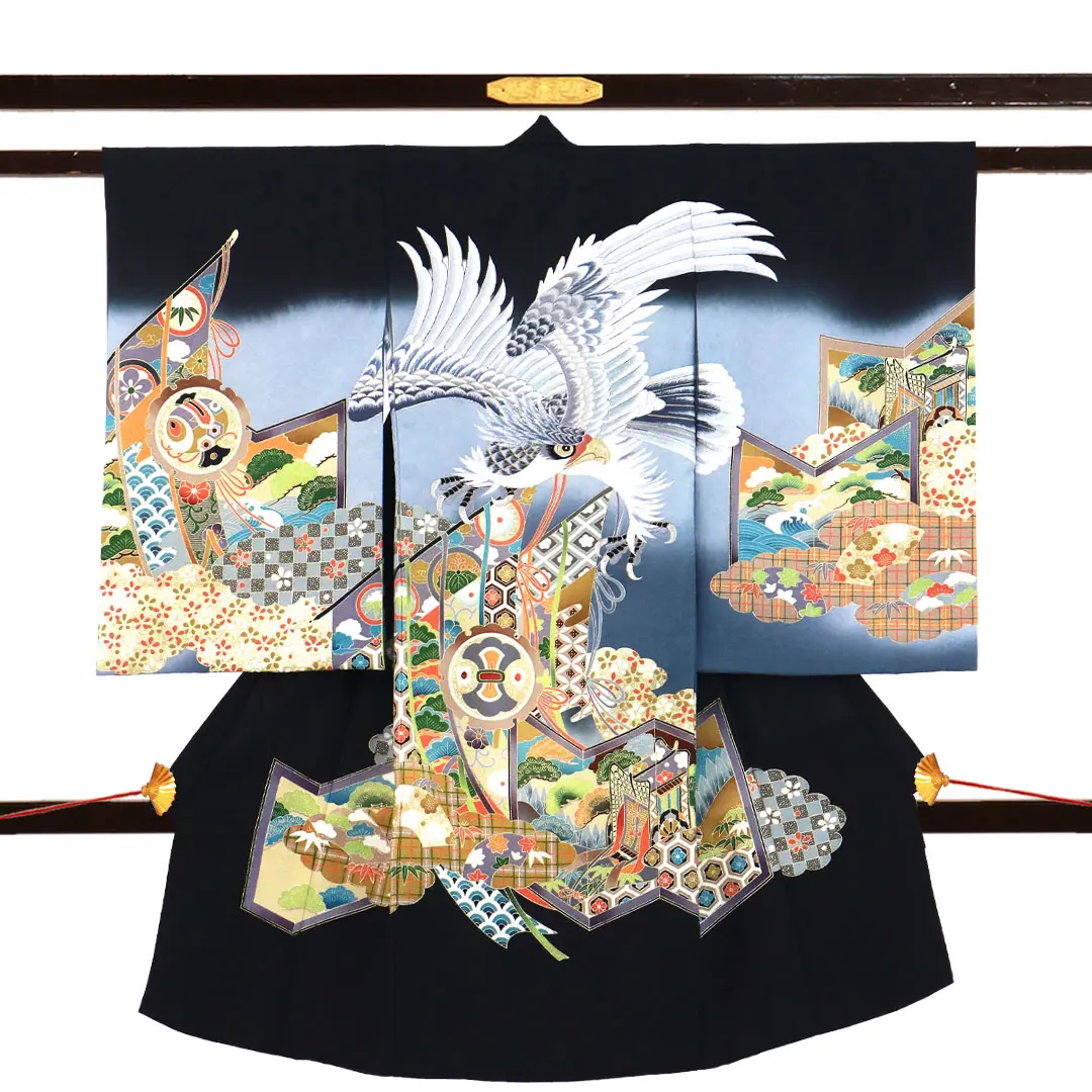 お宮参り産着／黒地に白銀の鷹、屏風の祝い着／男児