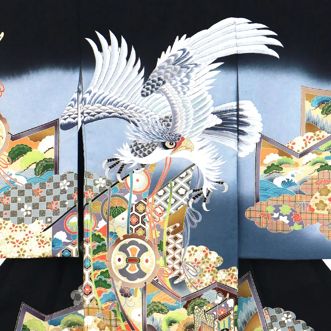 お宮参り産着／黒地に白銀の鷹、屏風の祝い着／男児／背中詳細