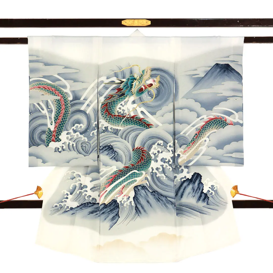 白地に雲海と龍の祝い着（産着）