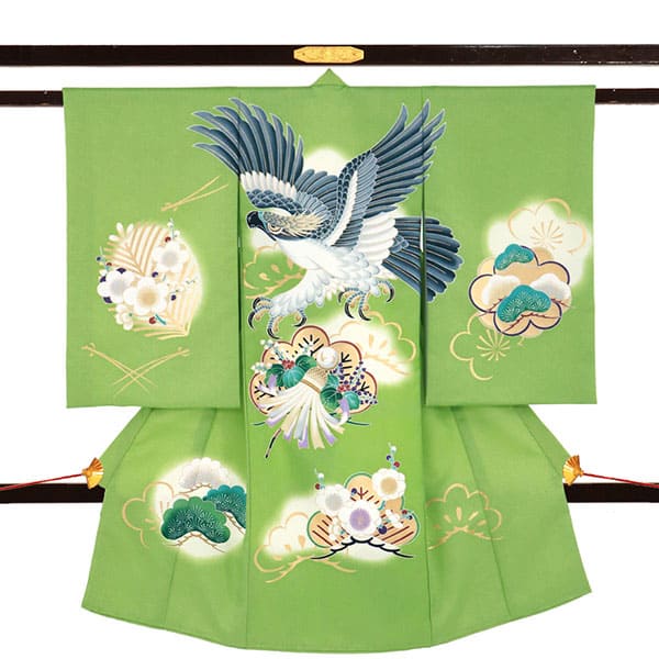 萌黄色地に鷹と松・梅の祝い着（産着）／男児（ポリエステル）