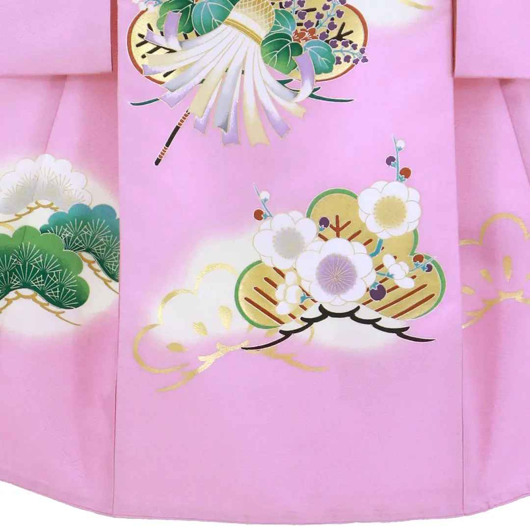 菖蒲（あやめ）色に鷹と松・梅の祝い着（産着）／男児（ポリエステル）／裾中央詳細