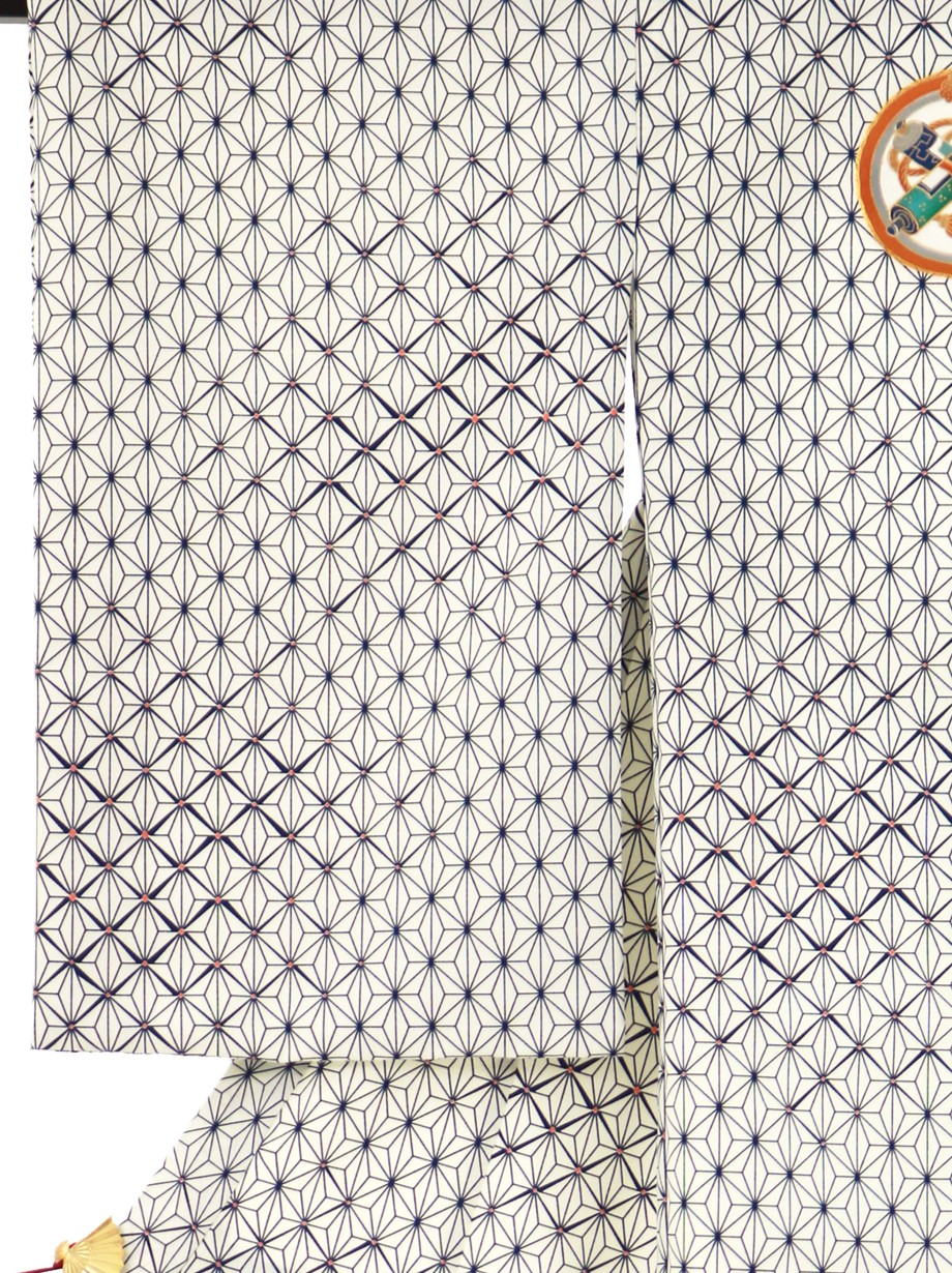 白地に紺の麻の葉模様の祝い着（産着）／男児（かしきものオリジナル）1