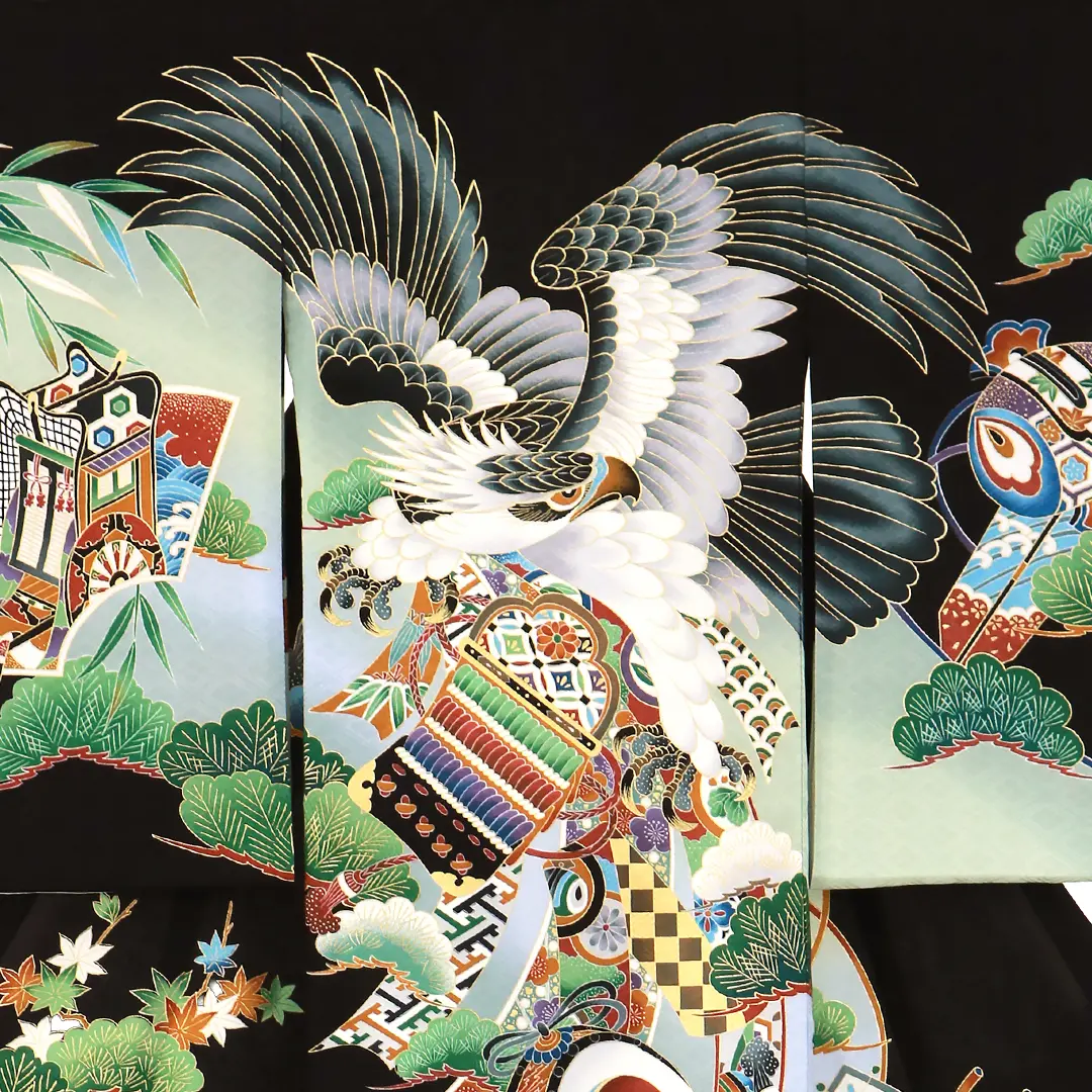 お宮参り産着／黒地に鷹と熨斗に太鼓の祝い着／男児／背中詳細