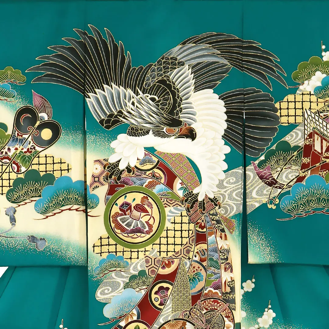 お宮参り産着／グリーン地に鷹と束ね熨斗、御所車の祝い着／男児／背中詳細