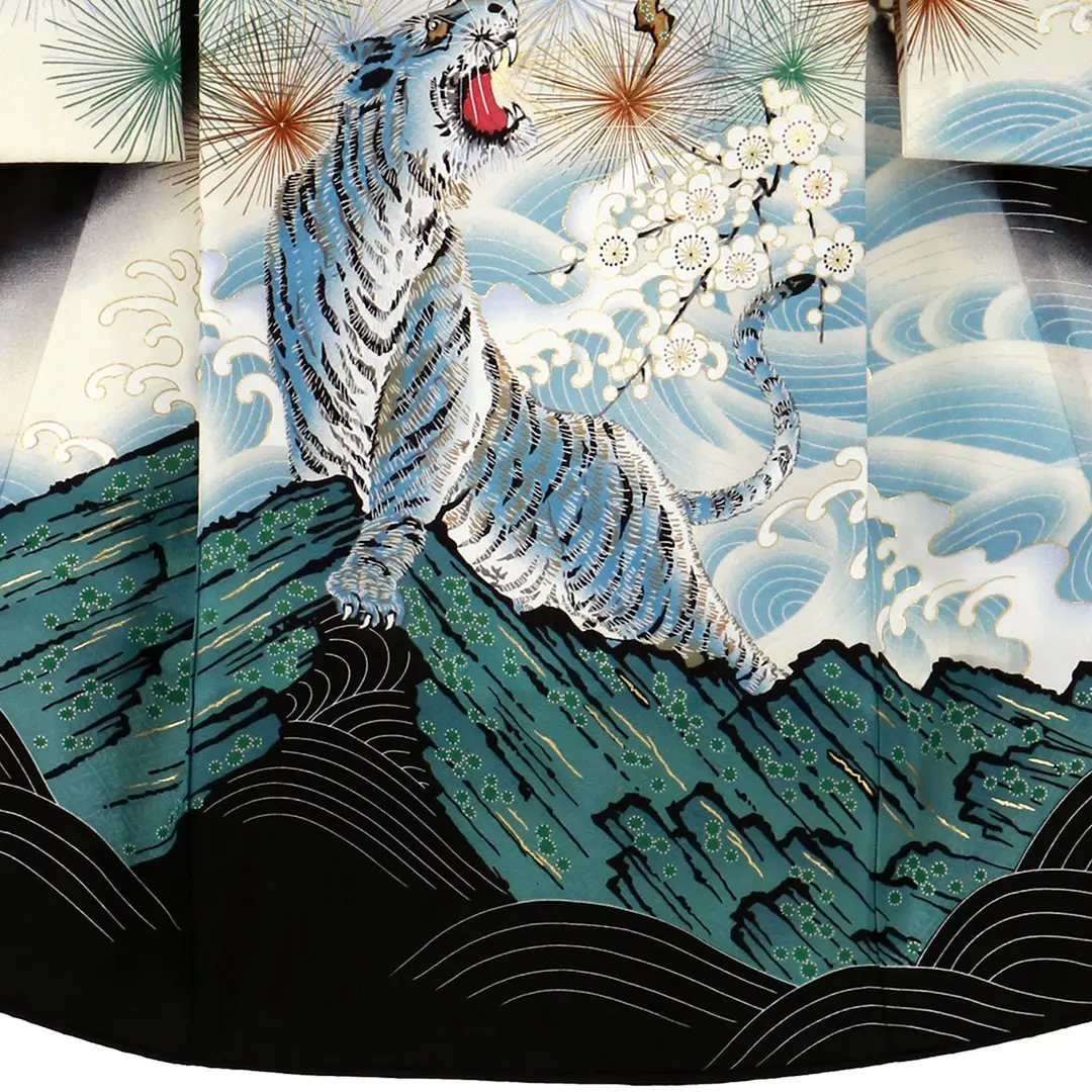お宮参り産着／黒地に鷹と白虎の祝い着／男児／裾中央詳細
