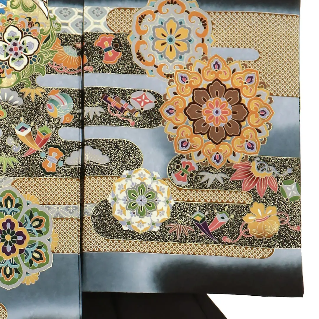 お宮参り産着／黒地に鳳凰と華紋の祝い着／男児／右袖詳細