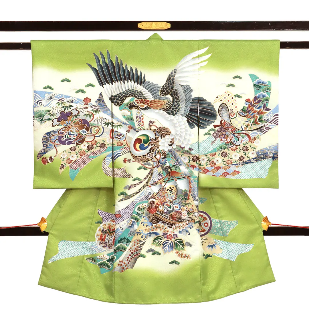 お宮参り産着／黄緑地に鷹と束ね熨斗、宝船の祝い着／男児（ポリエステル）／正面