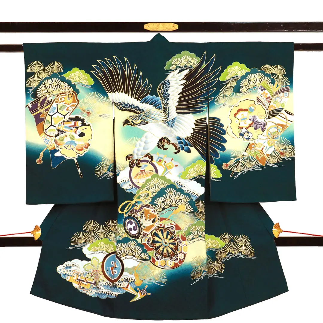 お宮参り産着／緑地に鷹と青松、雪輪の祝い着／男児／正面