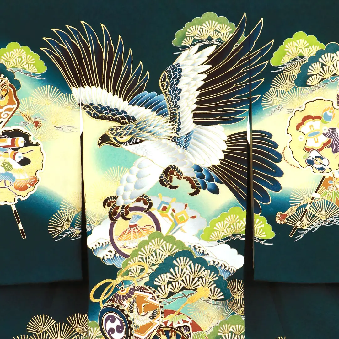 お宮参り産着／緑地に鷹と青松、雪輪の祝い着／男児／背中詳細