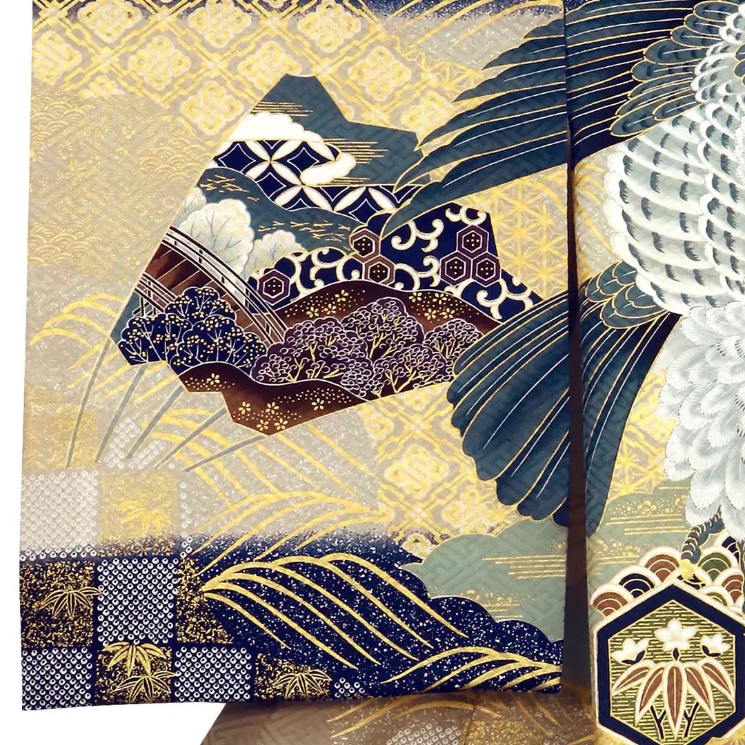 【五つ紋】お宮参り産着／紺地に鷹と亀甲、波の祝い着／男児／左袖詳細