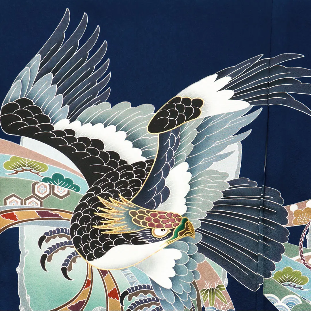 お宮参り産着／紫紺地に鷹と軍配、熨斗の祝い着／男児／背中の柄詳細
