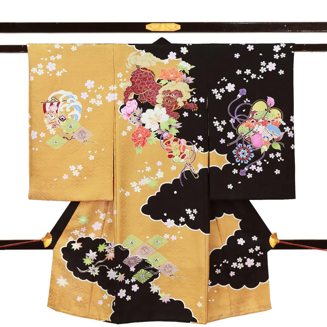 お宮参り産着／芥子と黒地に狛犬と牡丹、桜の祝い着／男児／正面