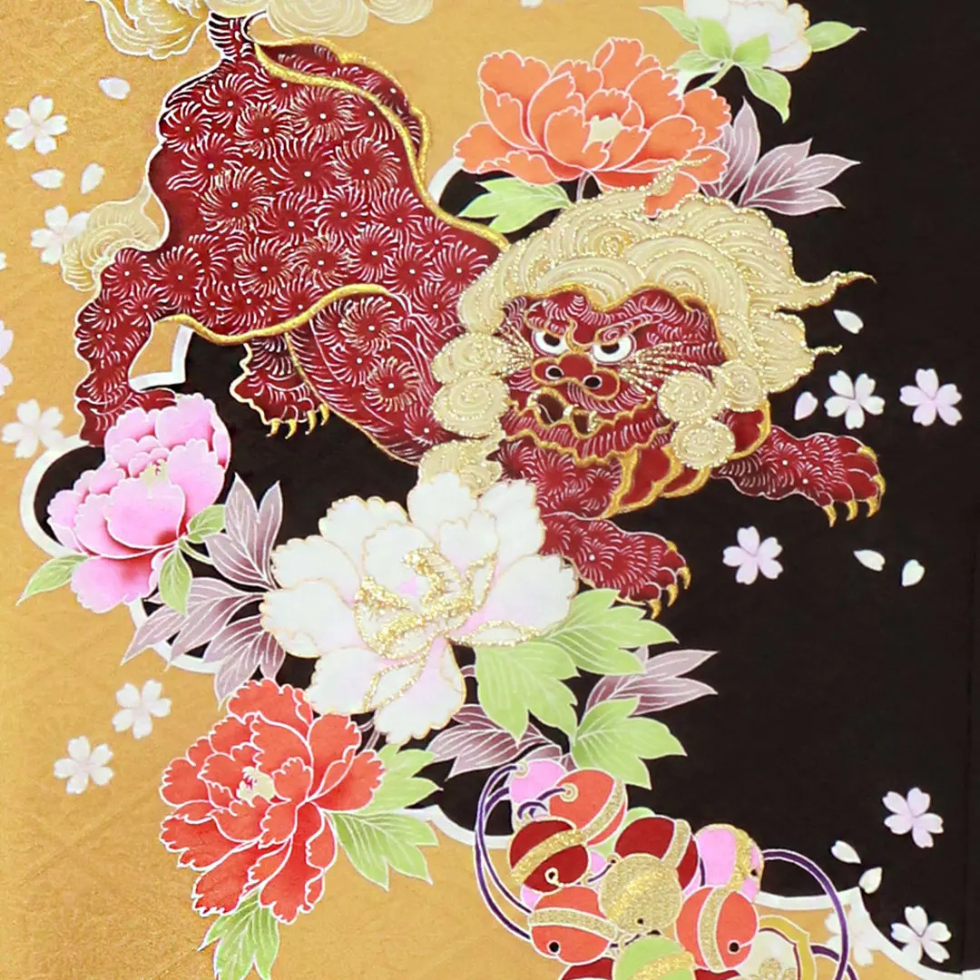 お宮参り産着／芥子と黒地に狛犬と牡丹、桜の祝い着／男児／背中の柄詳細