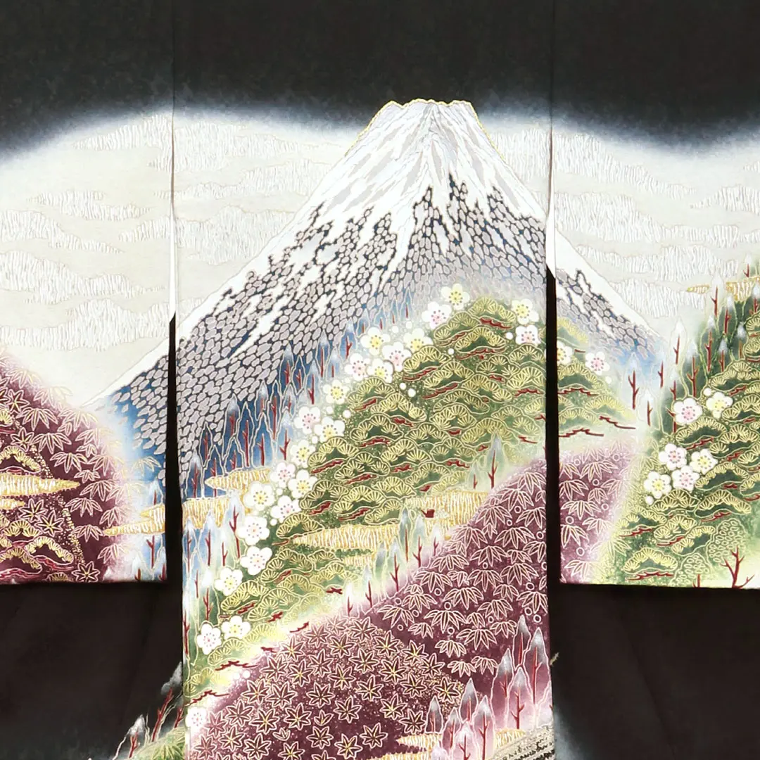 お宮参り産着／黒地に富士山と松竹梅の祝い着／男児／背中詳細