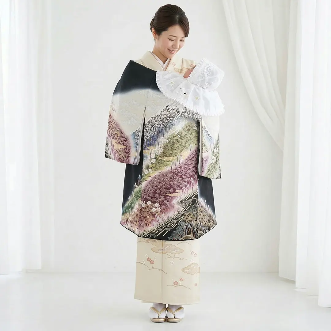 お宮参り産着／黒地に富士山と松竹梅の祝い着／男児／着用イメージ