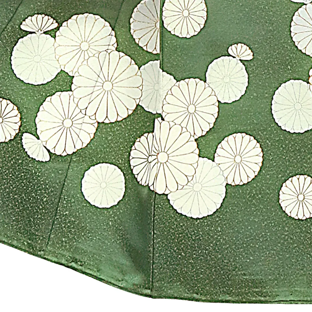 お宮参り産着／千歳緑のぼかしに菊花紋の祝い着／男児／左裾詳細