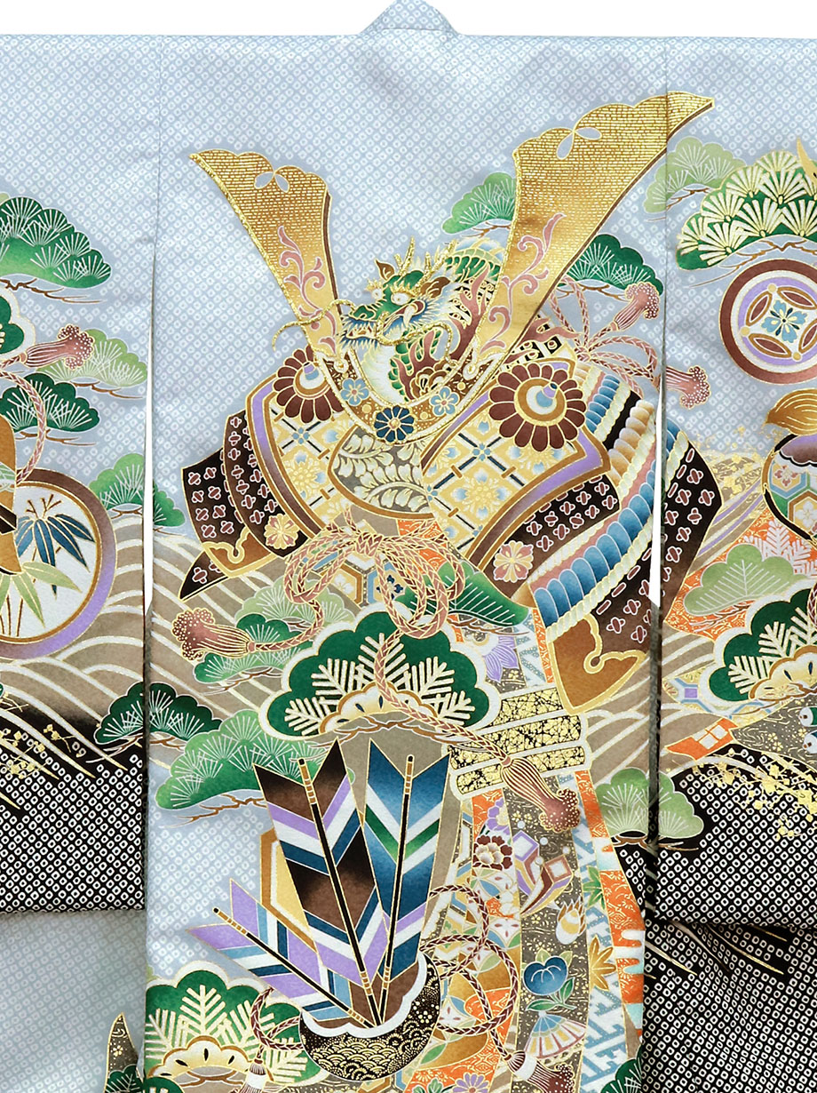 白灰に兜と几帳紋様の祝い着（産着）／男児（ポリエステル）