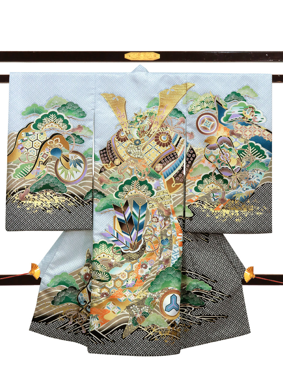 お宮参り産着／白灰に兜と几帳紋様の祝い着／男児（ポリエステル）