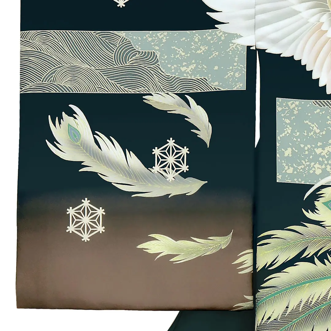 お宮参り産着／黒地に鳳凰と雪の結晶の祝い着／男児（ポリエステル）／左袖詳細