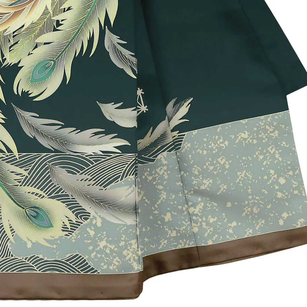 お宮参り産着／黒地に鳳凰と雪の結晶の祝い着／男児（ポリエステル）／右裾詳細