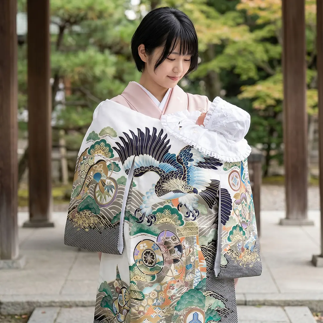 お宮参り産着／白地に鷹と宝尽くしの祝い着／男児（ポリエステル）／着用イメージ