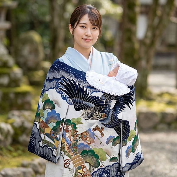お宮参り産着／白と紺地に鷹と束ね熨斗と疋田（ひった）柄の祝い着／男児