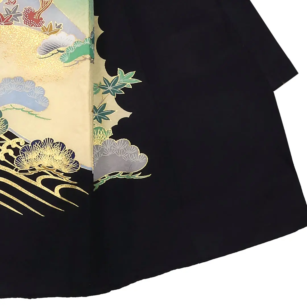 お宮参り産着／黒地に鷹と富士山の祝い着／男児／右裾詳細