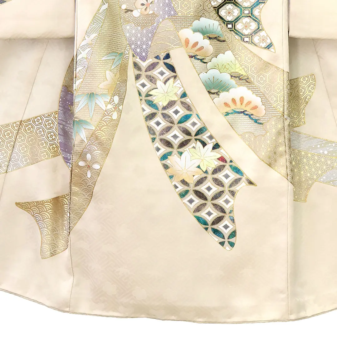 お宮参り産着／ベージュ地に束ね熨斗の祝い着／男女兼用／裾中央詳細