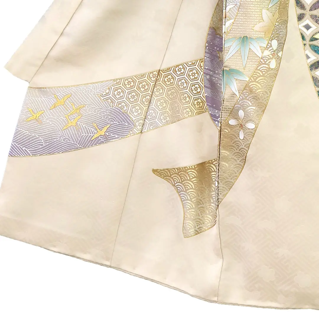 お宮参り産着／ベージュ地に束ね熨斗の祝い着／男女兼用／左裾詳細