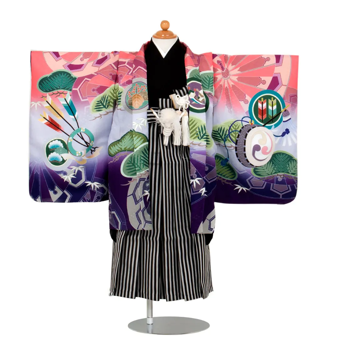 ピンクと紫に兜 黒縞の袴／七五三・三歳男の子・袴 | 宅配着物