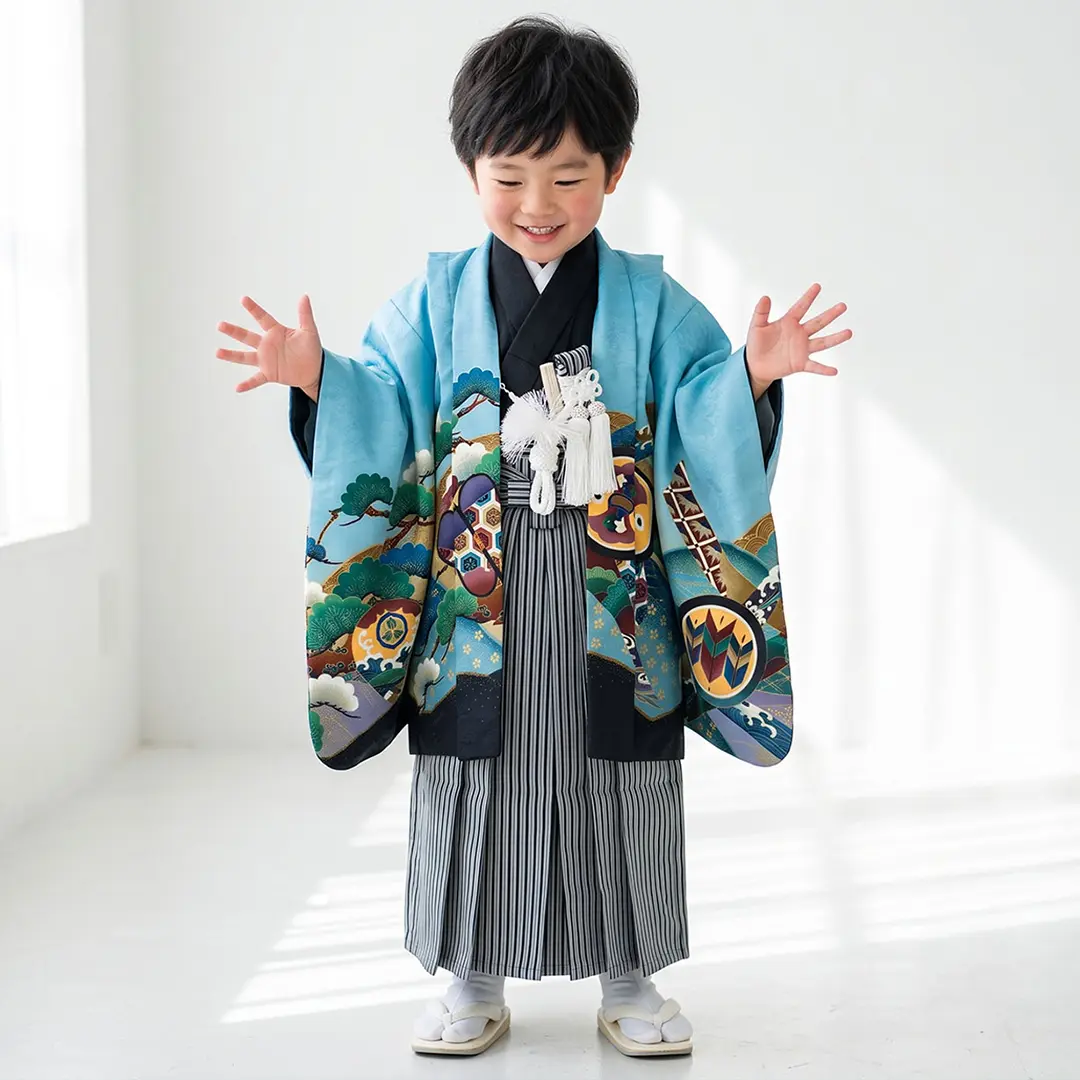 水色地に鷹と小槌　黒縞の袴／七五三・三歳男の子・袴
