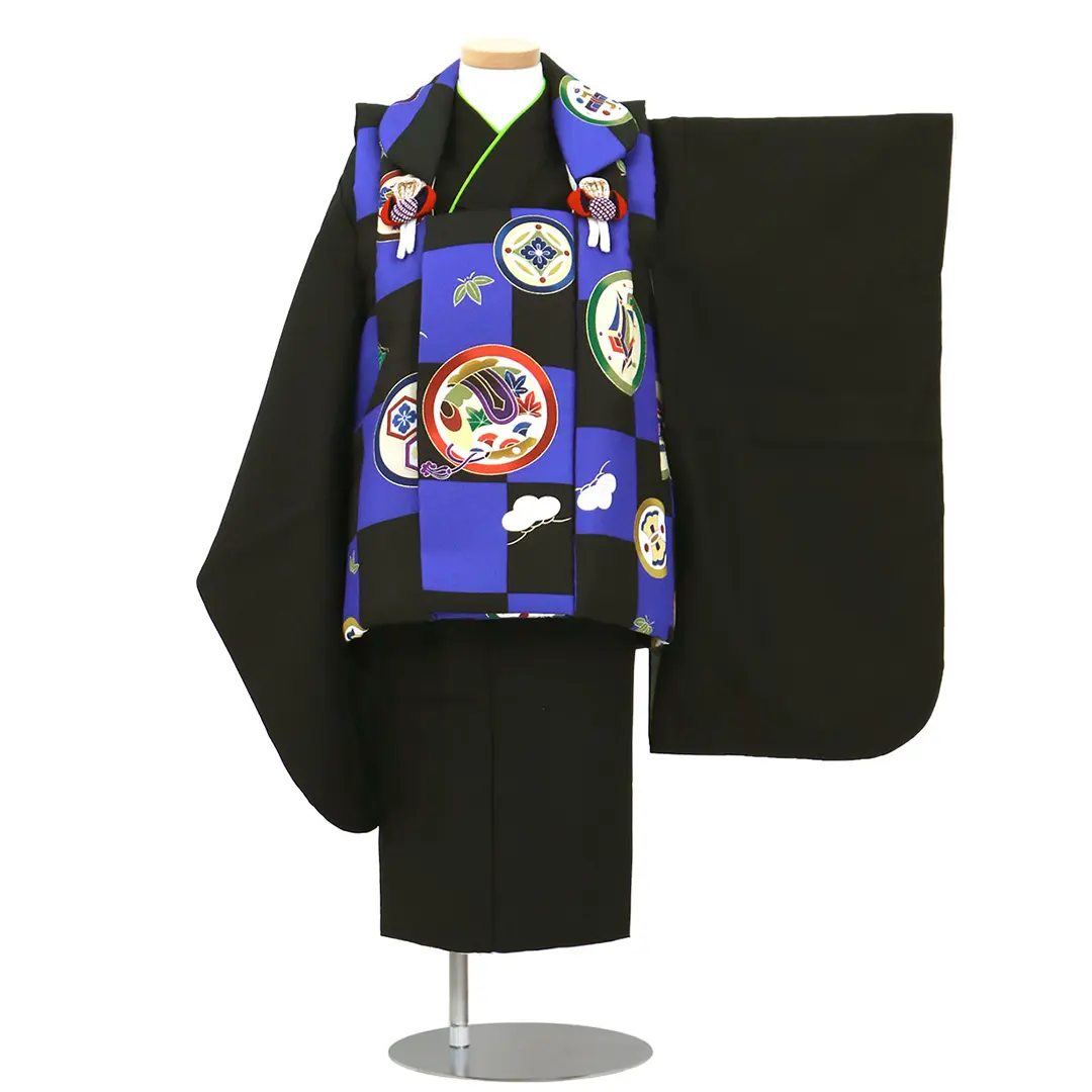 黒地の着物、青と黒の市松の被布コートセット／七五三・三歳男の子・被布コートセット／正面