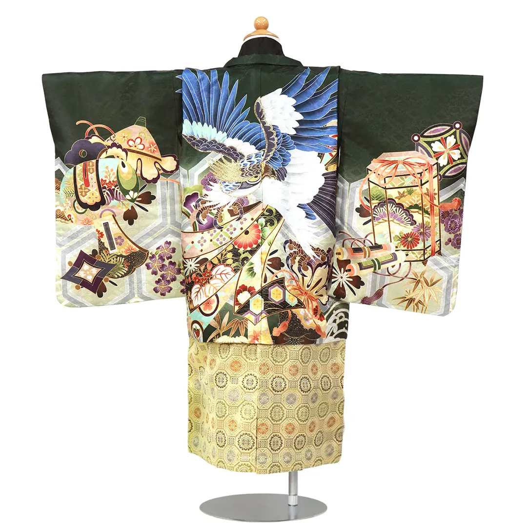 抹茶地に鷹と亀甲の着物、金襴色の袴／七五三・三歳男の子・袴／背中