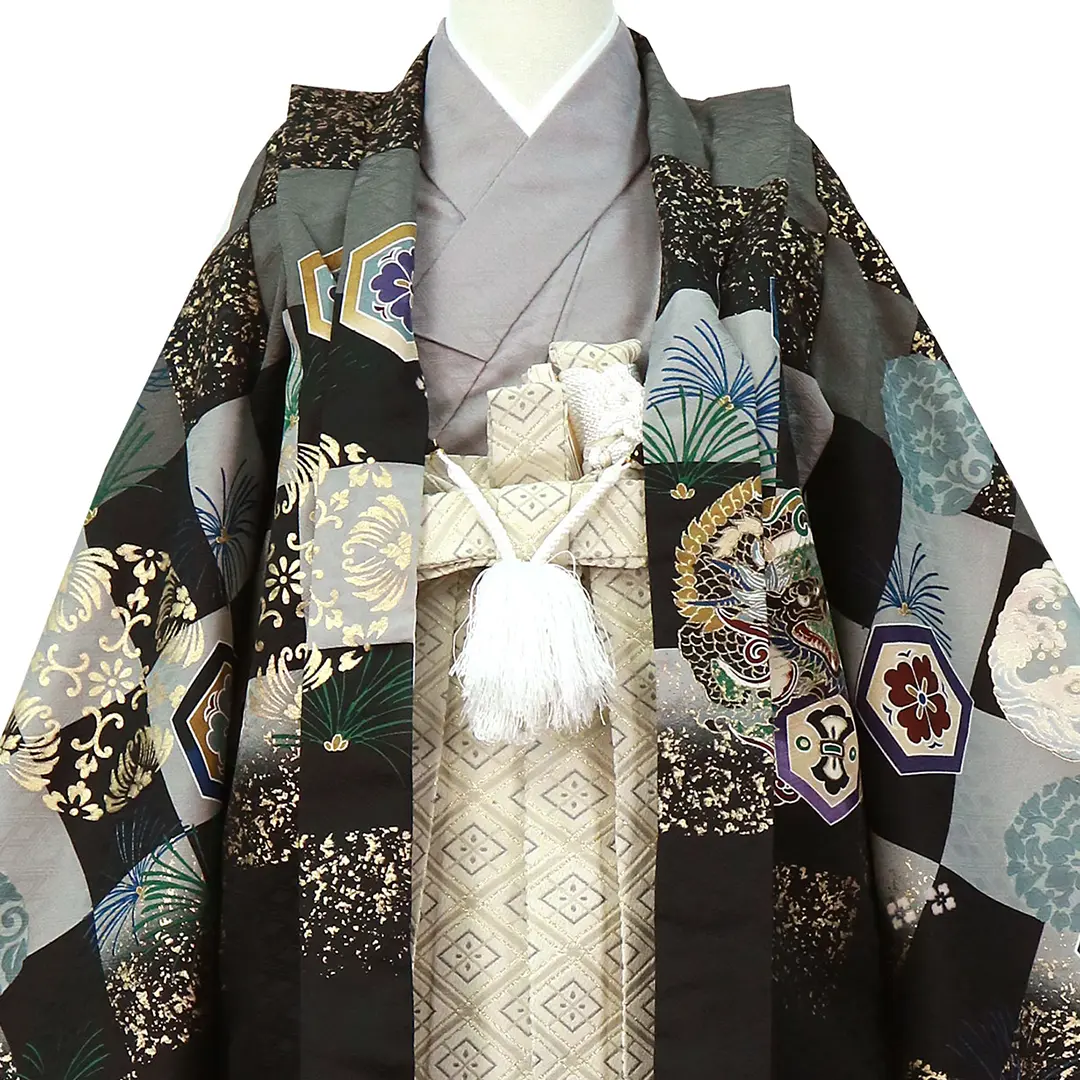 黒地に龍と市松、白グレーの袴／七五三・三歳男の子・袴
