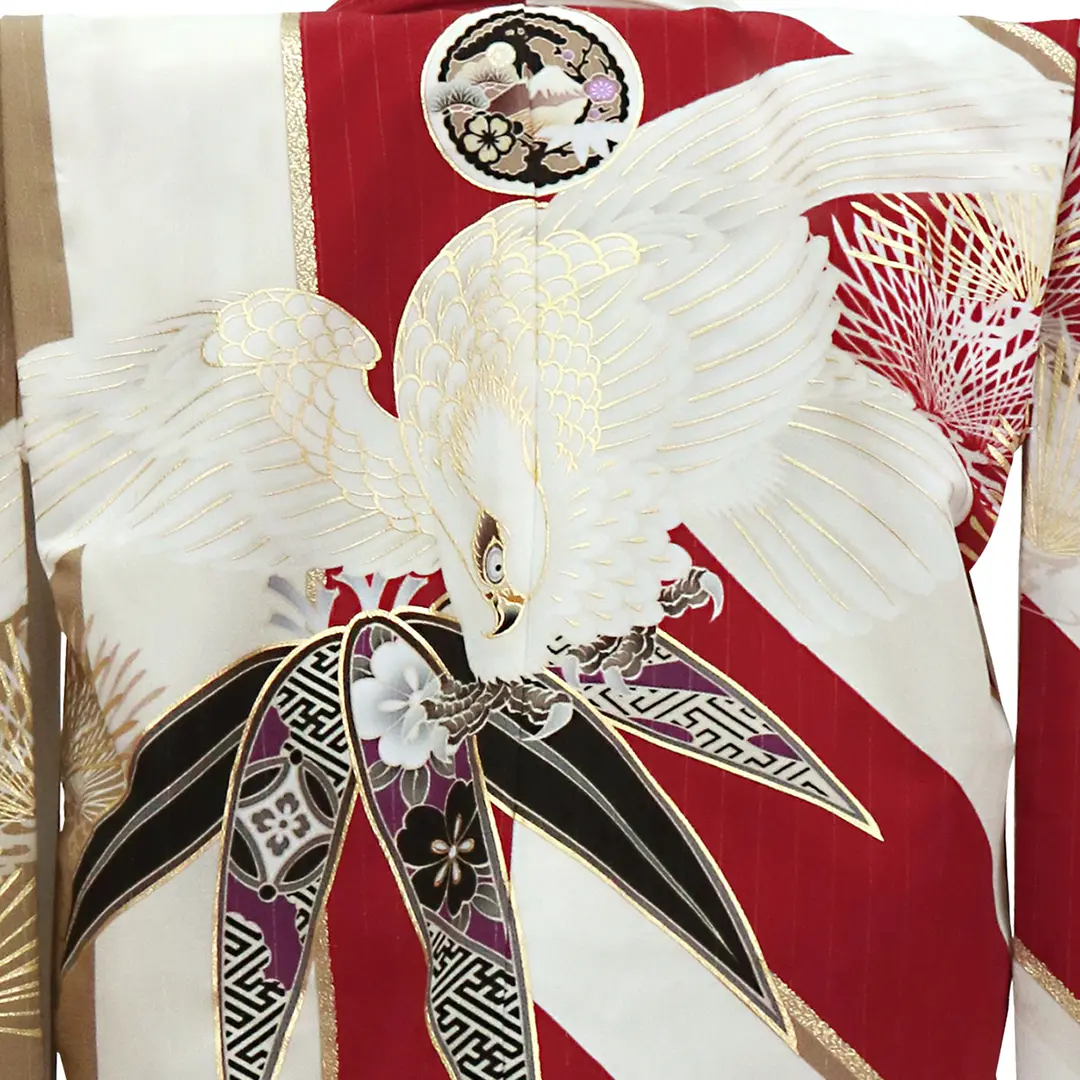 七五三五歳‼️豪華白地鷹軍鶏文洋が施され‼️人気縞袴似合ってる一式セット 七五三 着物 男の子 5歳 羽織袴セット「白 鷹に波、笹」フル