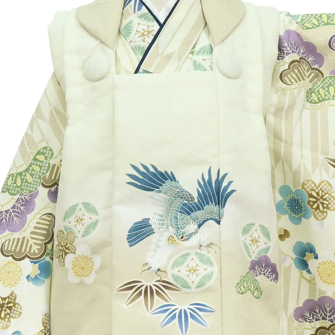 白地にベージュの矢絣と松竹梅、鷹の被布コートセット／七五三・三歳