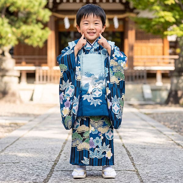 黒地に青色の矢絣と松竹梅、鷹の被布コートセット／七五三・三歳男の子
