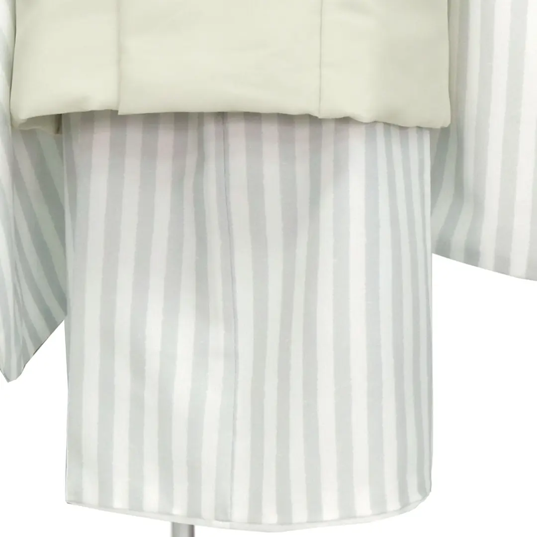 白地にグレーのストライプ、アイボリーの被布コートセット／七五三・三