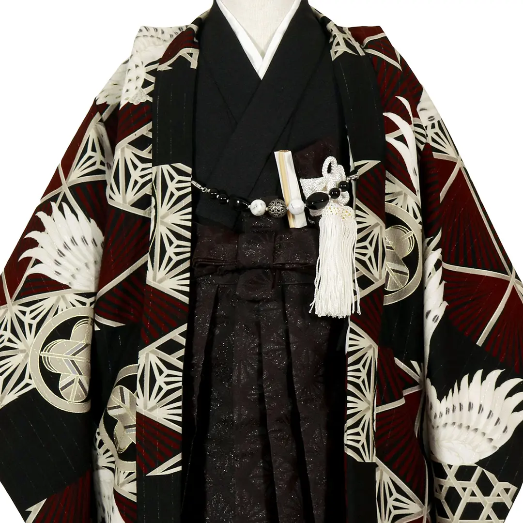 JAPAN STYLE》鷹に組子模様（赤）、濃い茶色の袴／七五三・三歳