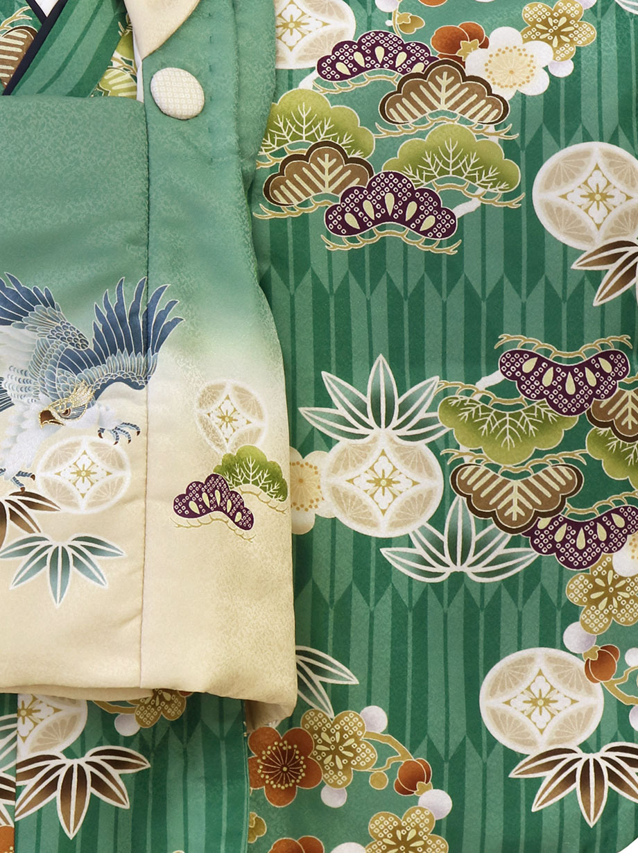 七五三用 緑色の和服 鷹と花の刺繍 七五三用 緑色の和服 鷹と花の刺繍