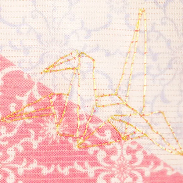 ピンクと白の地の斜め取りに華紋の絽の祝い着（産着）／女児（かしきものオリジナル）背守り