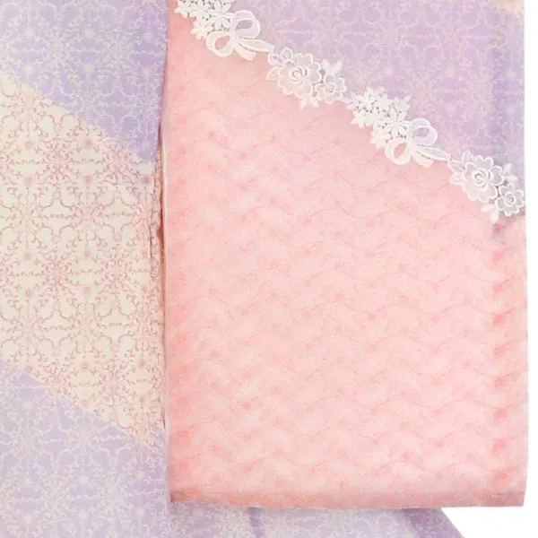 ピンクとラベンダーの斜め取りに華紋の絽の祝い着（産着）／女児（かしきものオリジナル）右袖