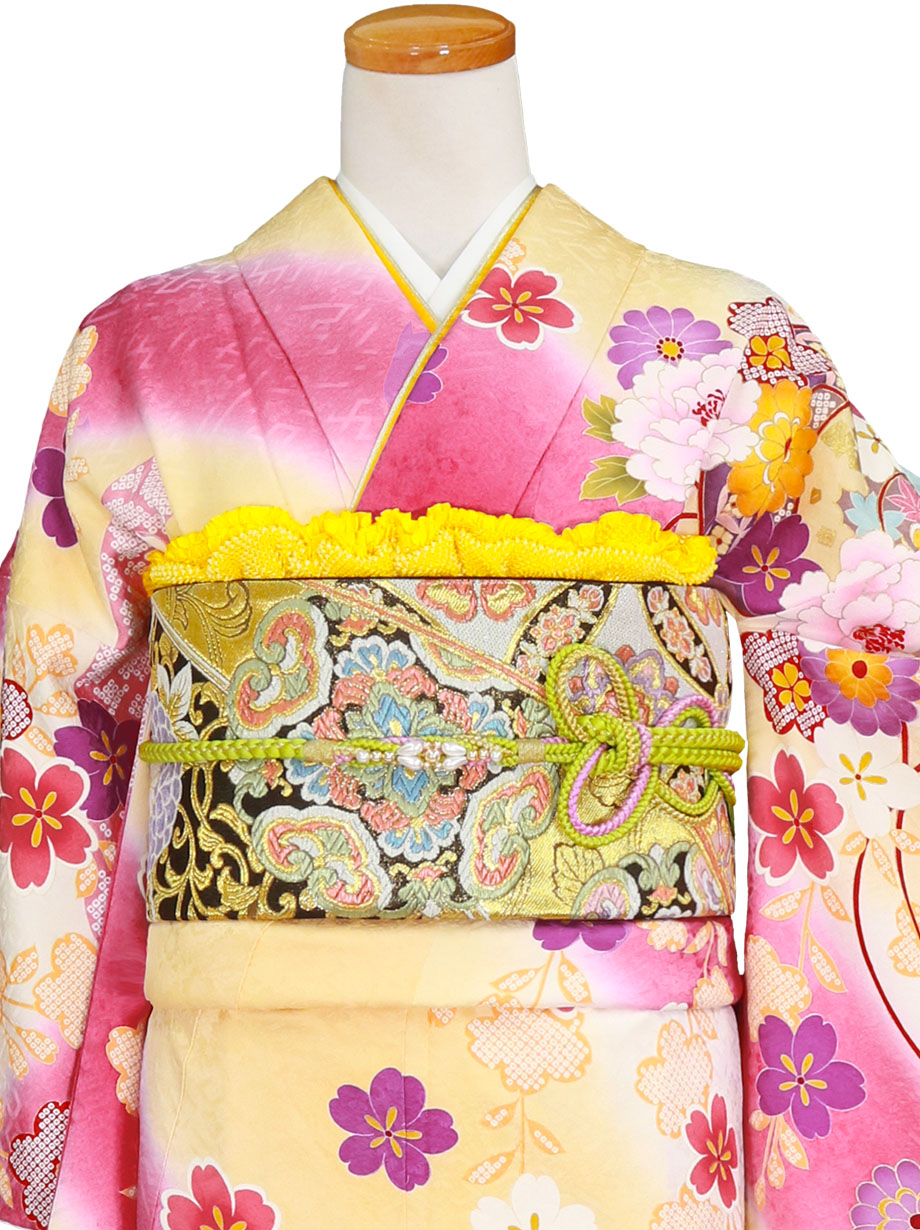 ピンク色に枝垂れ桜の振袖／小さめサイズ